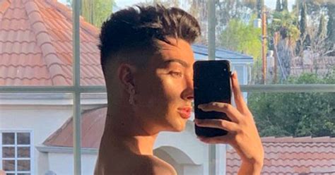 James Charles Posts His Own Nude: Cant Threaten Me with It。